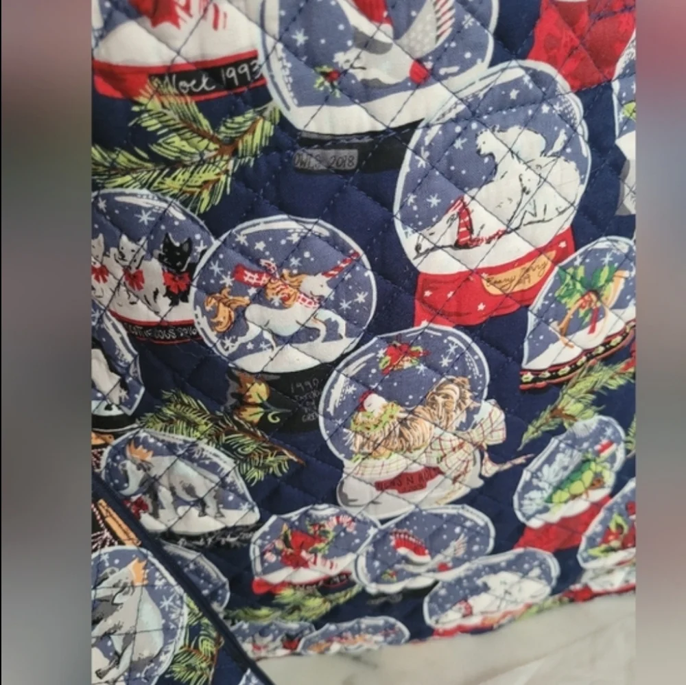 NWT Vera Bradley Winter Snow Globe Blue White Red Quilted Tote and Makeup Bag